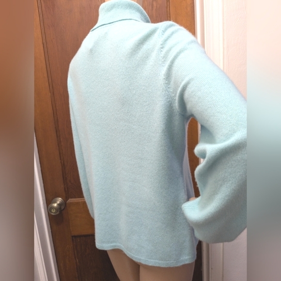 Cashmere Blue Turtle Neck Large - Picture 5 of 9